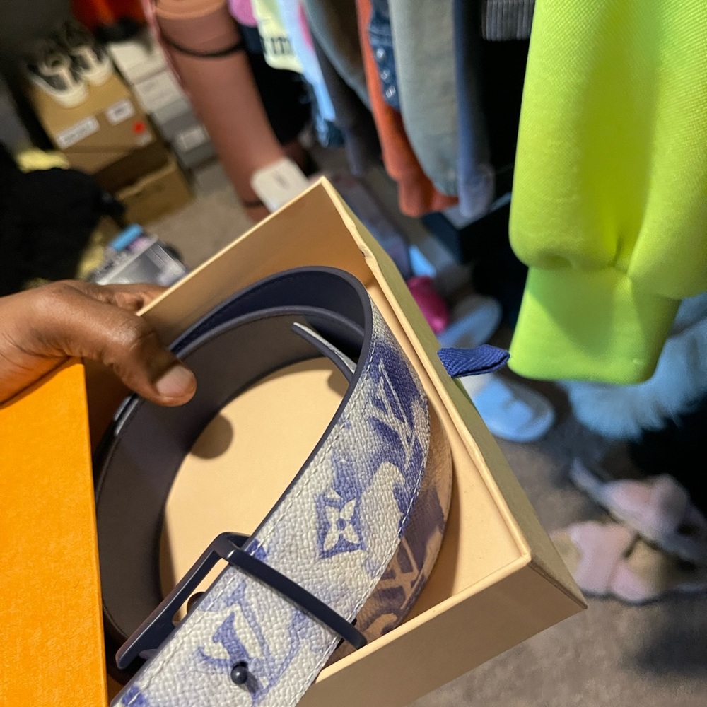 LV BELT BRAND NEW